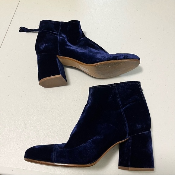 Madewell The Jillian Boot Velvet Heeled Booties Midnight Blue 6.5 - Picture 7 of 7